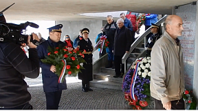 Vojaški ataše pri Veleposlaništvu Rusije v Sloveniji Aleksander Mališev polaga venec