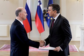 O predaji s strani Veleposlanika Rusije poverilnega pisma Predsedniku Slovenije